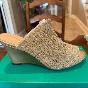 Lauren Lorraine Martha Gold Wedge Sandals – Size 9